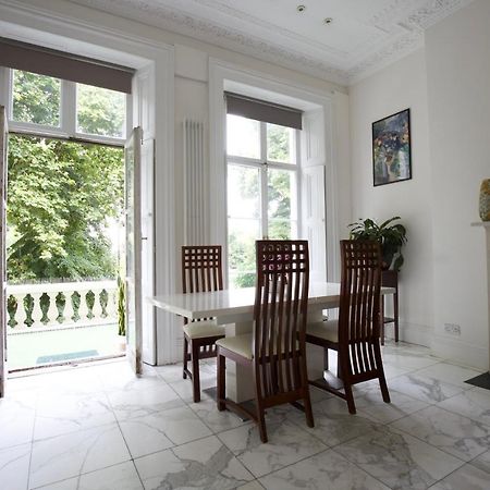 Large 2 Beds Flat Overlooking Clapham Common Park ロンドン エクステリア 写真