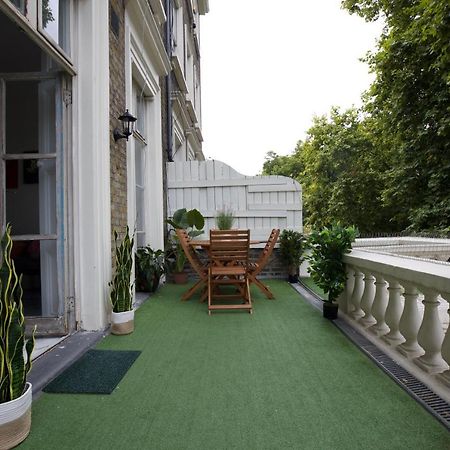 Large 2 Beds Flat Overlooking Clapham Common Park ロンドン エクステリア 写真