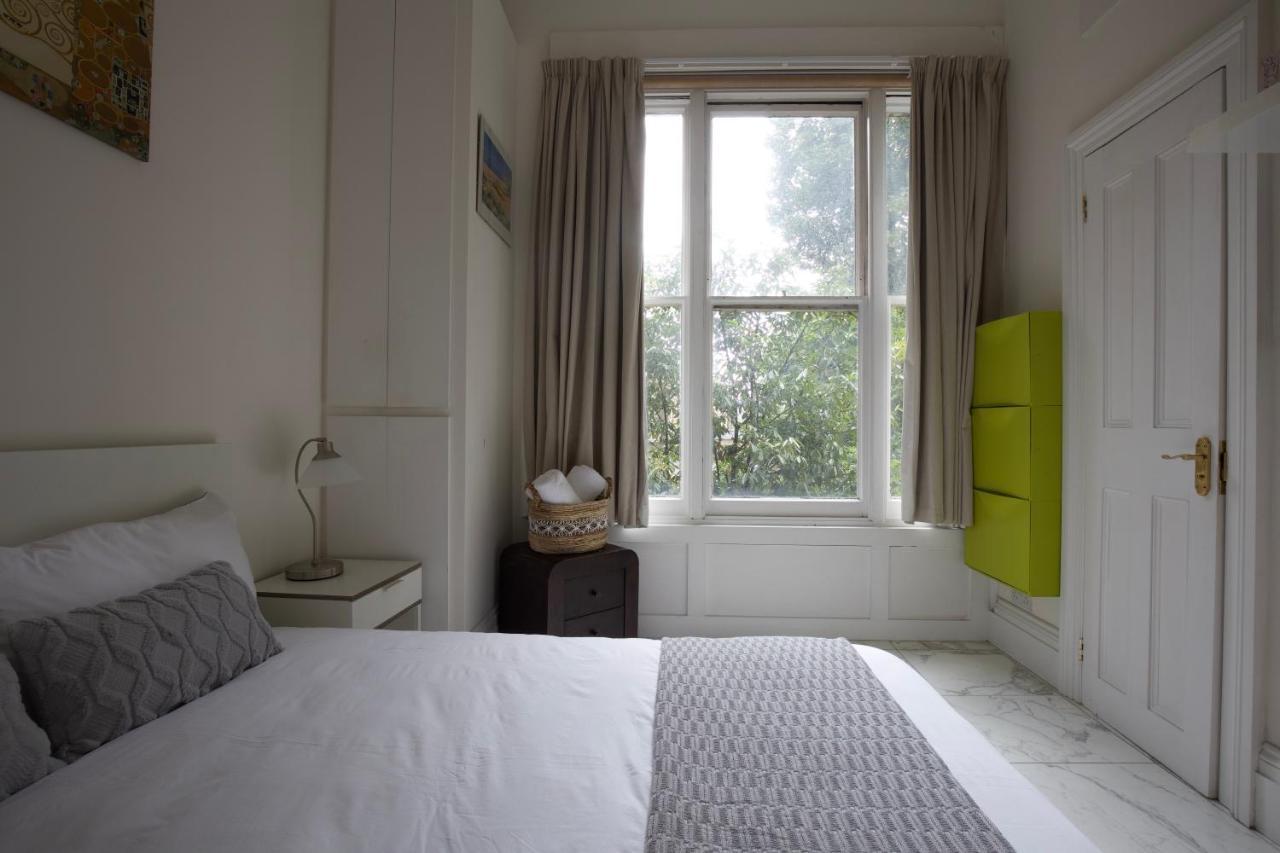 Large 2 Beds Flat Overlooking Clapham Common Park ロンドン エクステリア 写真