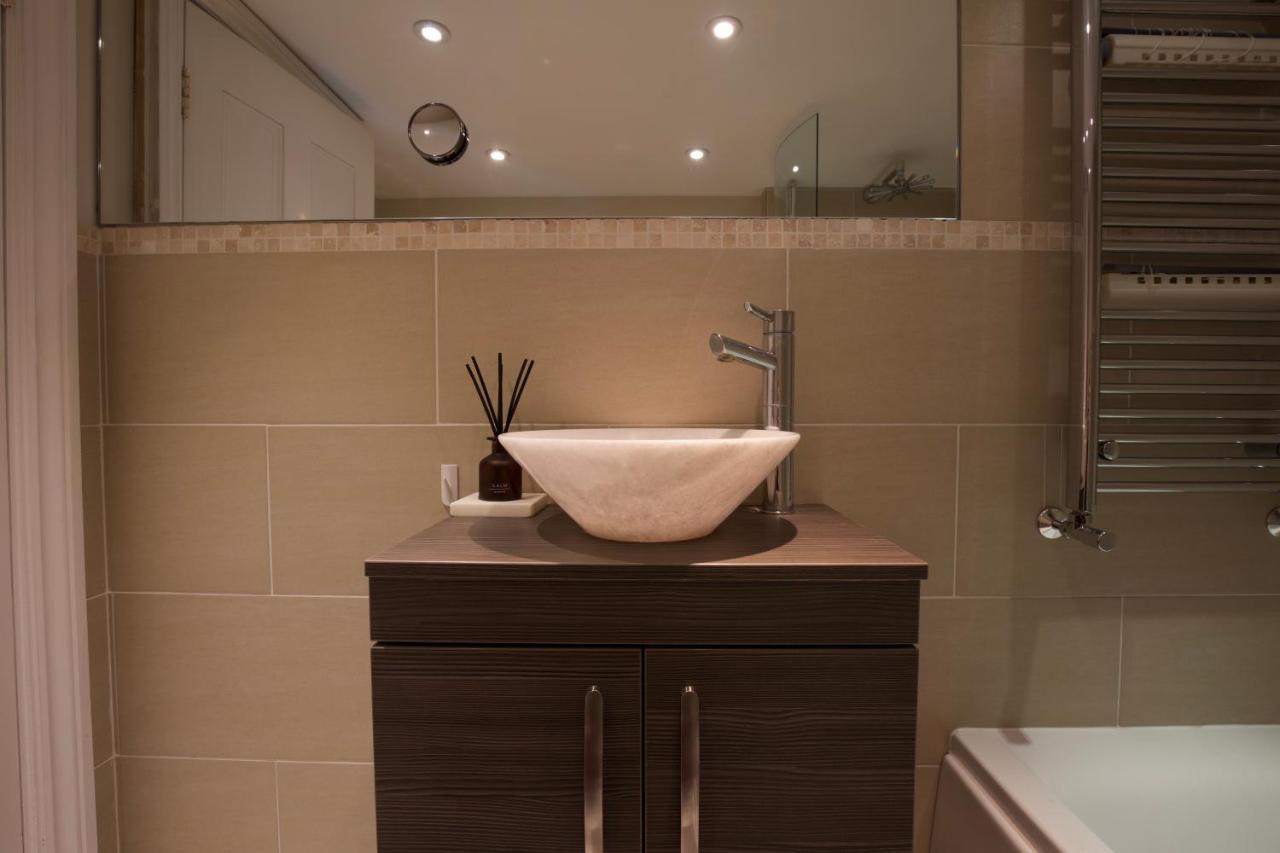 Large 2 Beds Flat Overlooking Clapham Common Park ロンドン エクステリア 写真