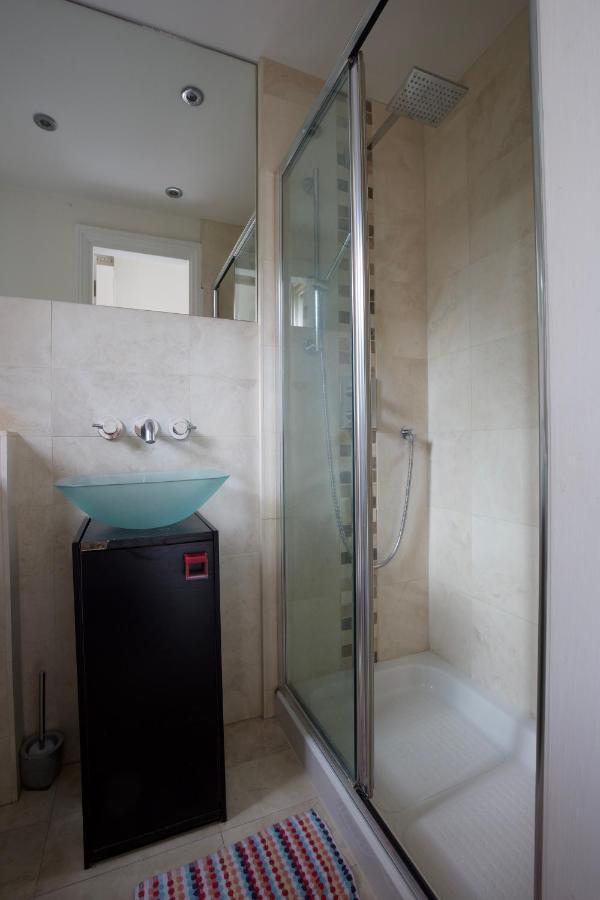 Large 2 Beds Flat Overlooking Clapham Common Park ロンドン エクステリア 写真