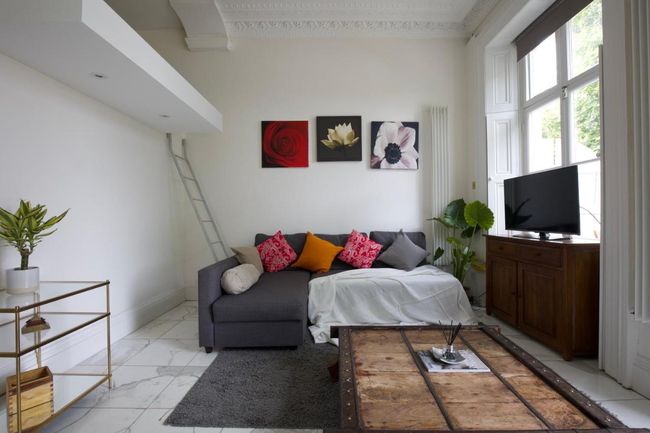 Large 2 Beds Flat Overlooking Clapham Common Park ロンドン エクステリア 写真