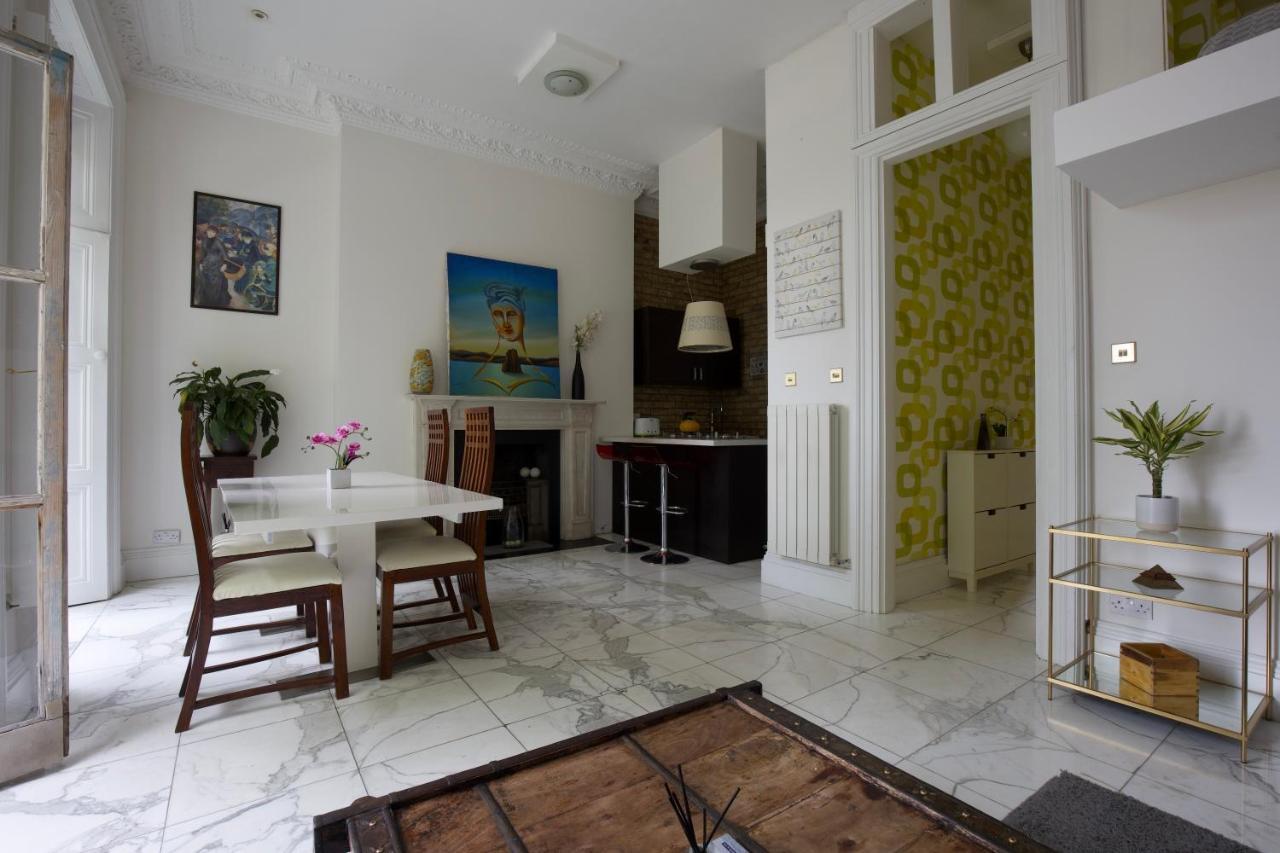 Large 2 Beds Flat Overlooking Clapham Common Park ロンドン エクステリア 写真