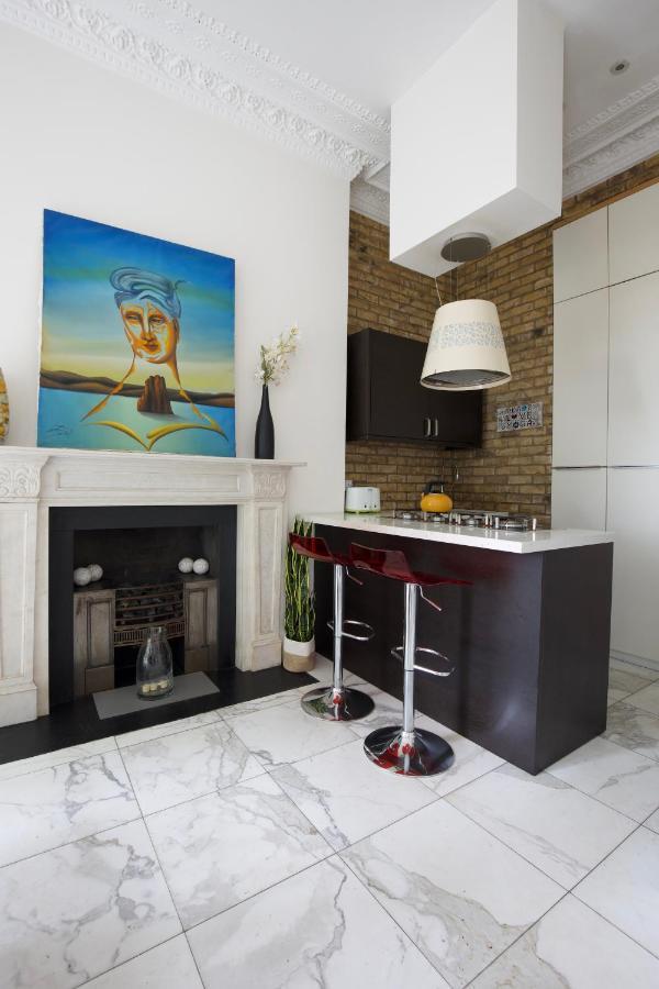 Large 2 Beds Flat Overlooking Clapham Common Park ロンドン エクステリア 写真