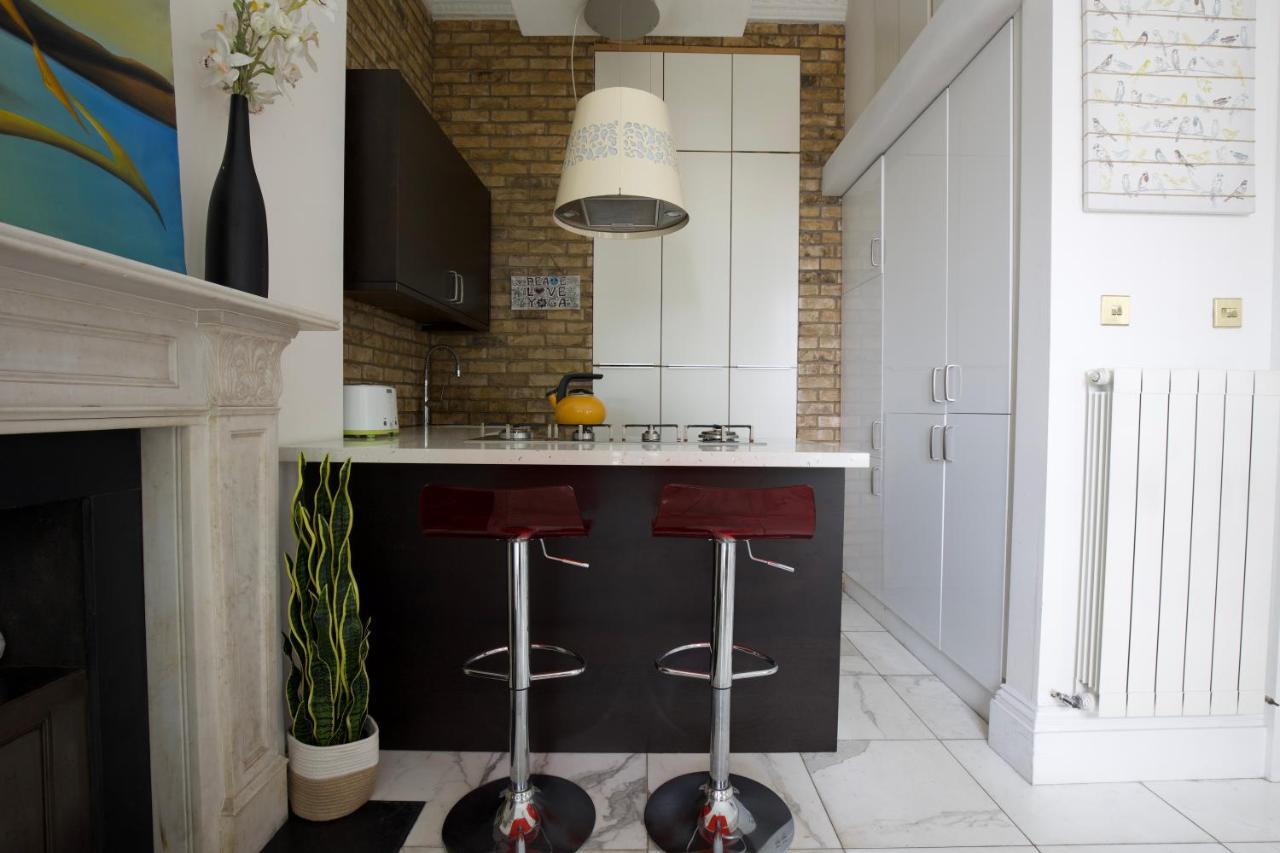 Large 2 Beds Flat Overlooking Clapham Common Park ロンドン エクステリア 写真