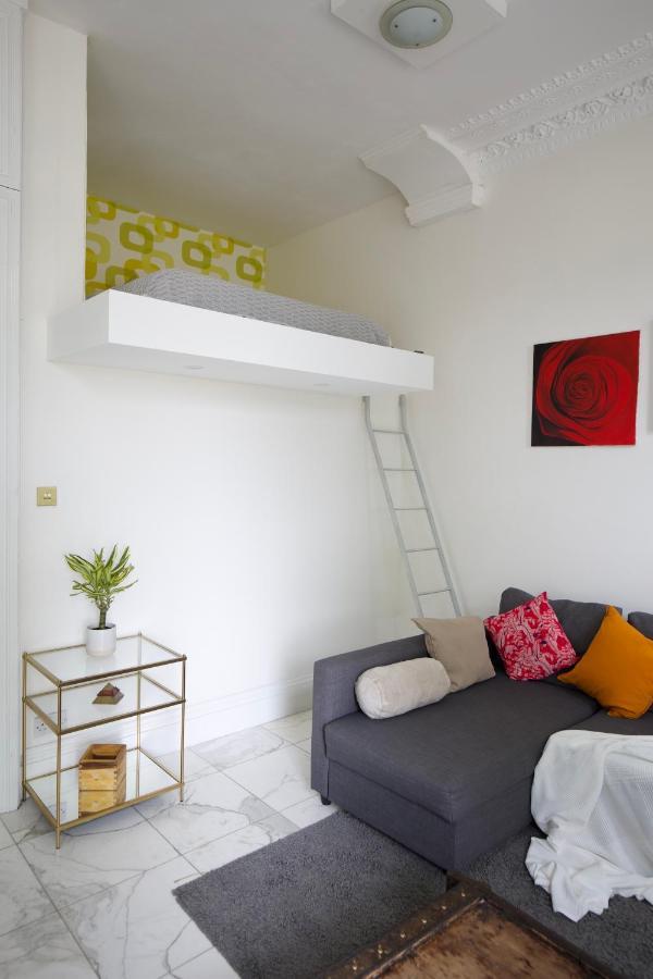 Large 2 Beds Flat Overlooking Clapham Common Park ロンドン エクステリア 写真